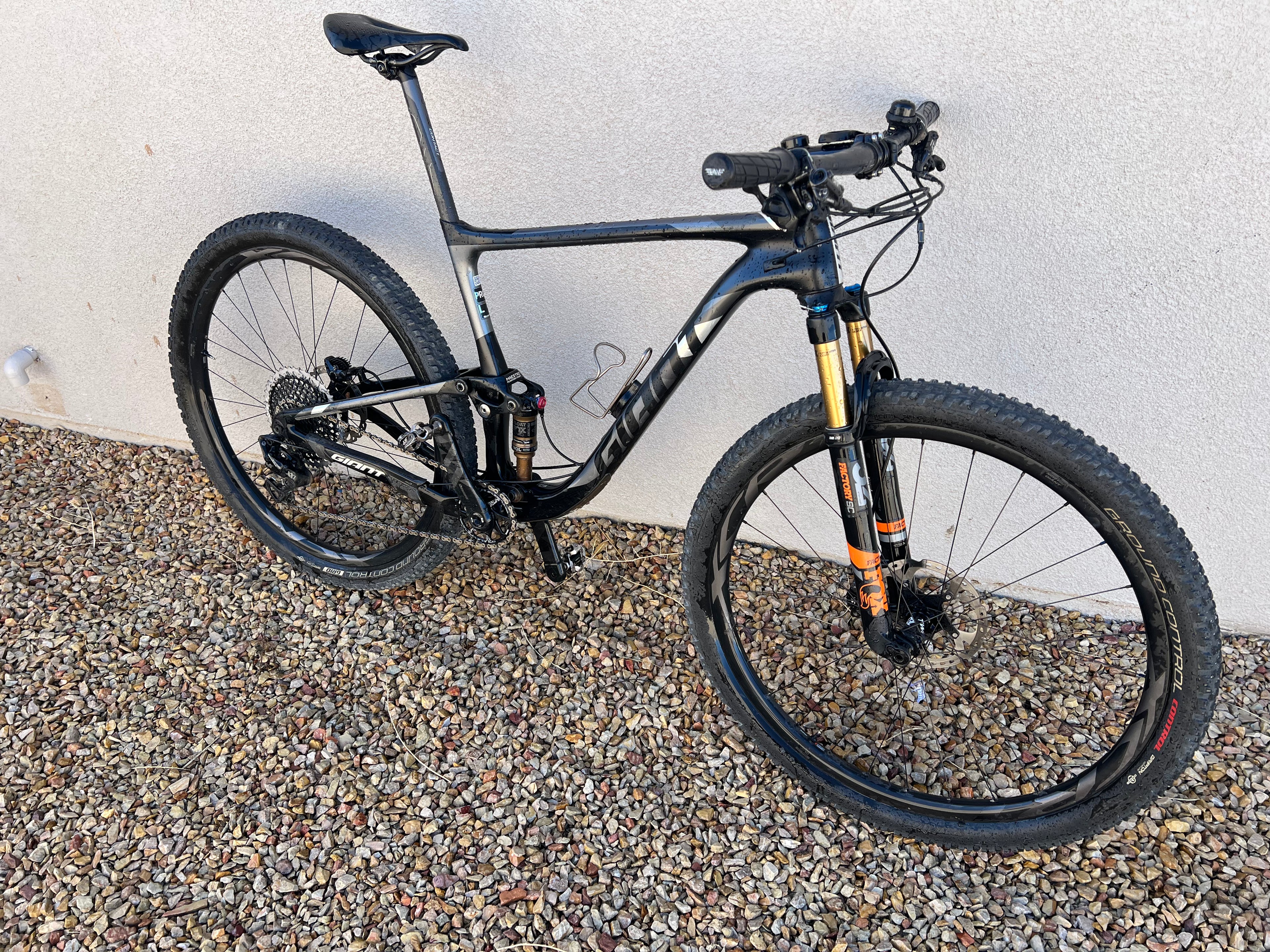 Giant Anthem - Large