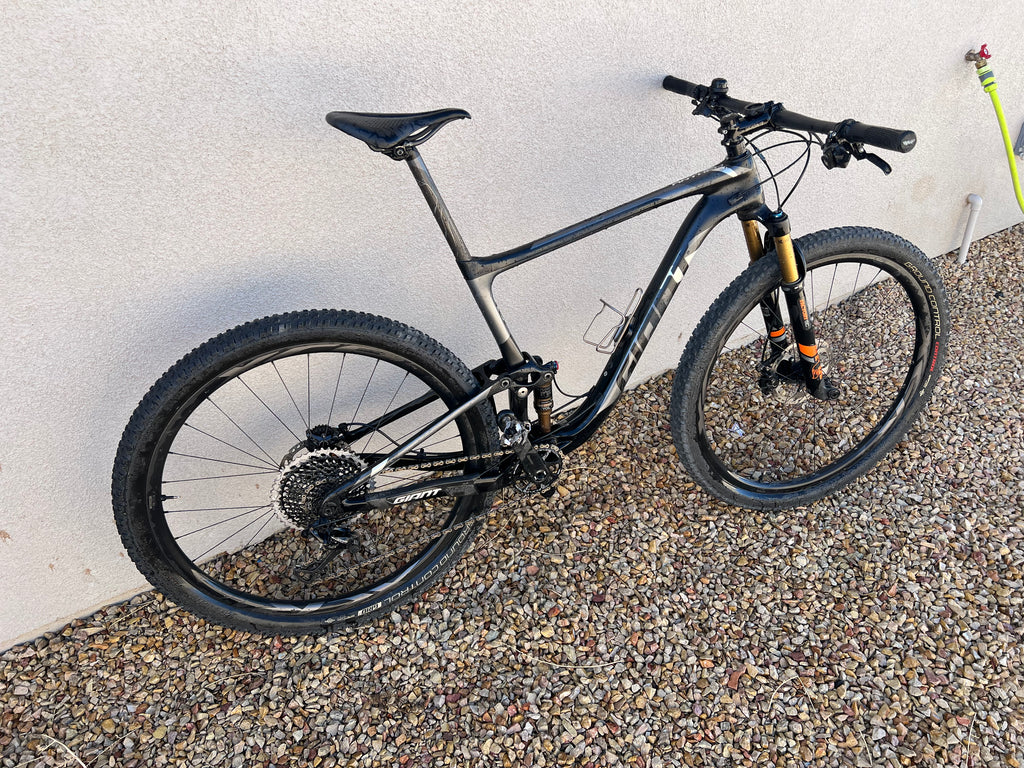 Giant Anthem - Large