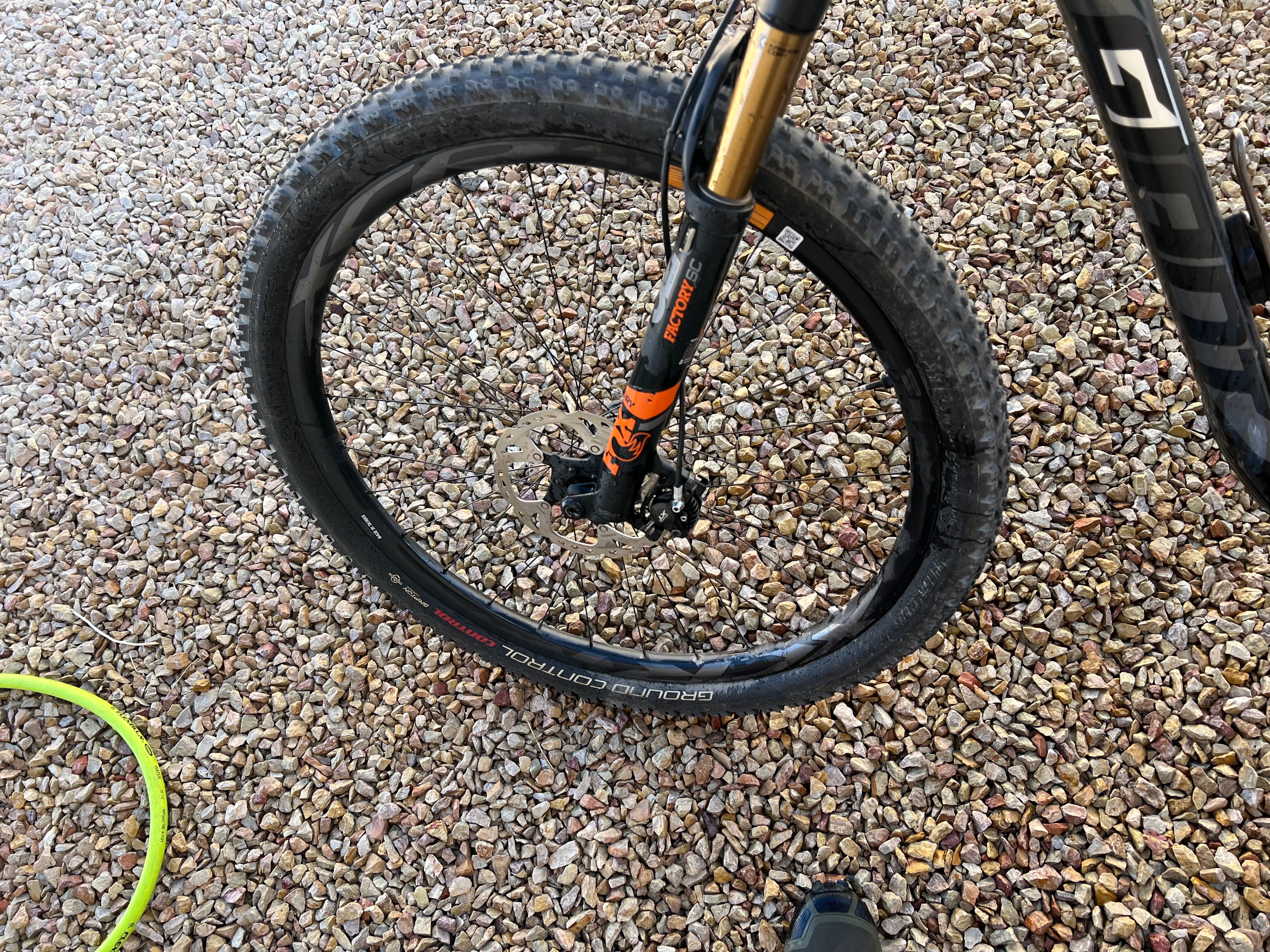 Giant Anthem - Large