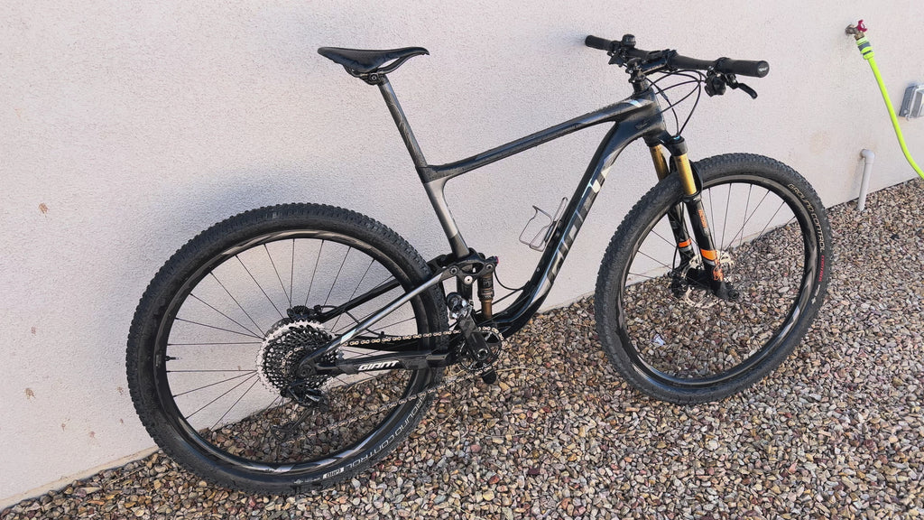 Giant Anthem - Large